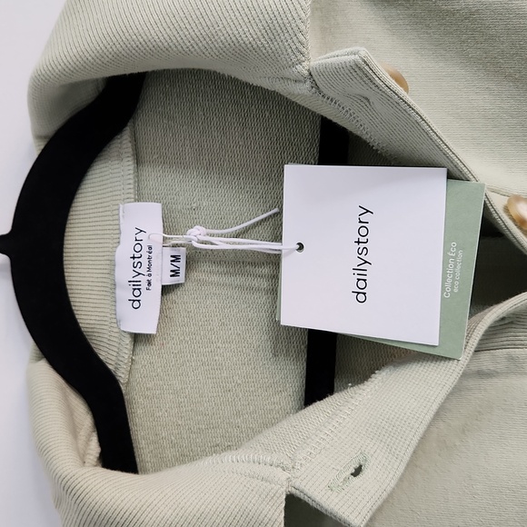 🌱NWT🌱 dailystory River Romper in matcha, size M - Picture 3 of 7